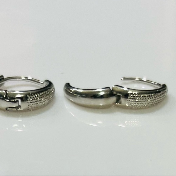 Rose gold / gold /silver plated women’s earring hoops - Picture 3 of 7